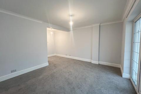 97 Crouch Avenue, Hullbridge, Hockley, SS5 6HW