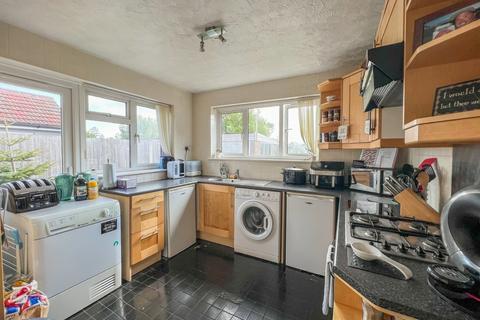 54 Burnham Road, Hullbridge, Hockley, SS5 6BQ