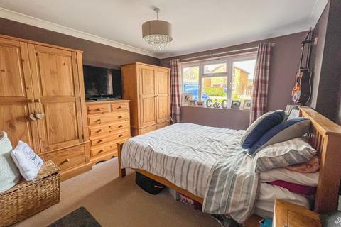 54 Burnham Road, Hullbridge, Hockley, SS5 6BQ