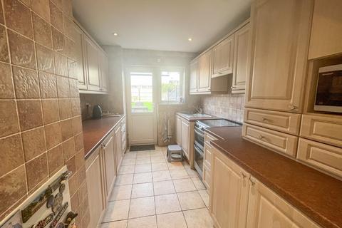 16 Cedar Walk, Canewdon, Rochford, SS4 3QL