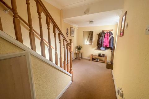 16 Cedar Walk, Canewdon, Rochford, SS4 3QL