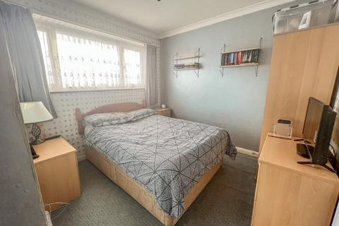 16 Cedar Walk, Canewdon, Rochford, SS4 3QL