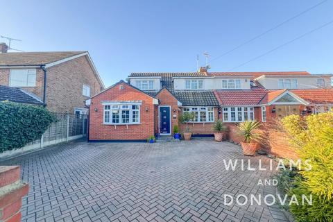 129 Greensward Lane, Hockley, SS5 5HS