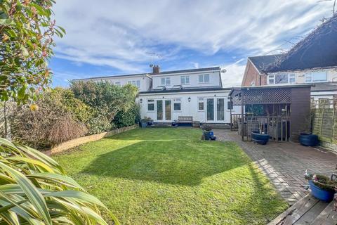 129 Greensward Lane, Hockley, SS5 5HS