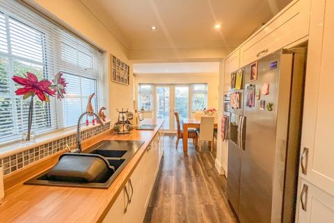 129 Greensward Lane, Hockley, SS5 5HS