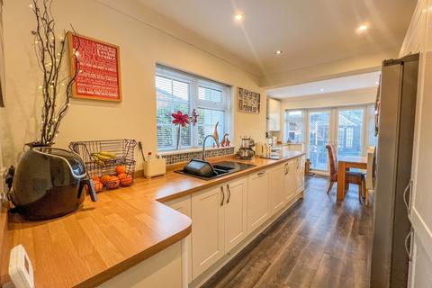 129 Greensward Lane, Hockley, SS5 5HS