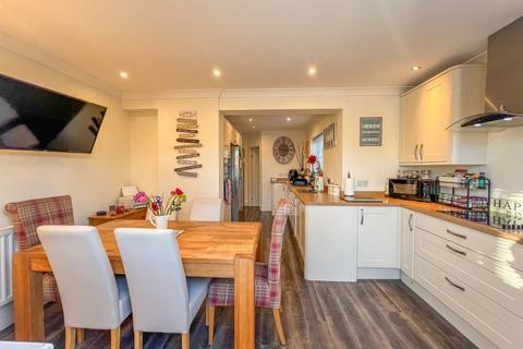 129 Greensward Lane, Hockley, SS5 5HS