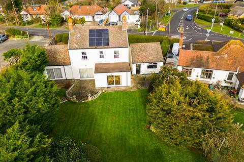 5 bedroom detached house for sale, Main Road, Hawkwell