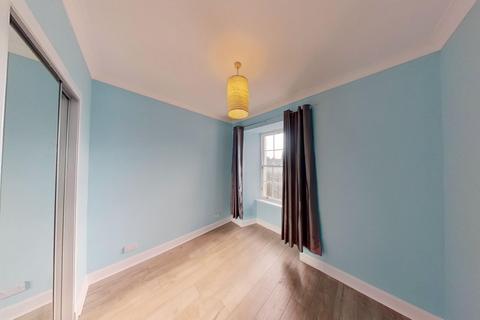 2 bedroom flat to rent, West Nicolson Street, Edinburgh, EH8