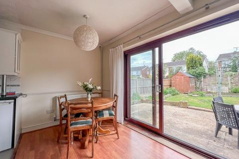 9 Coventry Close, Hullbridge, Hockley, SS5 6BB