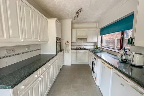 9 Coventry Close, Hullbridge, Hockley, SS5 6BB