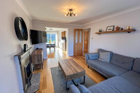 4 Bardfield Way, Rayleigh, SS6 9EP