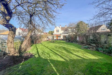 16 Hawkwell Road, Hockley, SS5 4DA