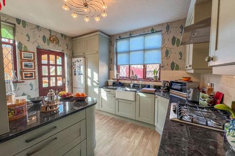 16 Hawkwell Road, Hockley, SS5 4DA
