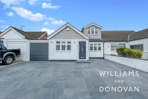 4 Clayspring Close, Hockley, SS5 5AW