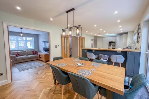 4 Clayspring Close, Hockley, SS5 5AW