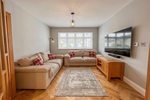 4 Clayspring Close, Hockley, SS5 5AW