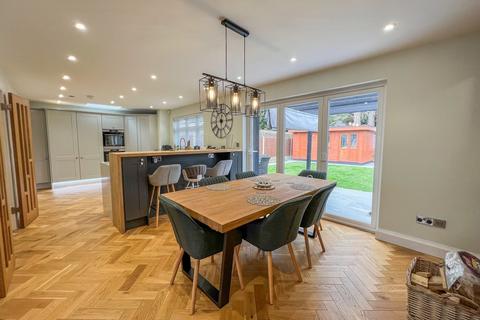 4 Clayspring Close, Hockley, SS5 5AW