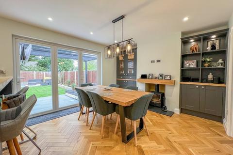 4 Clayspring Close, Hockley, SS5 5AW