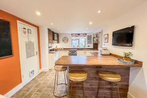 52 Broadlands Road, Hockley, SS5 5DS