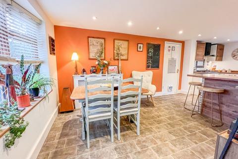 52 Broadlands Road, Hockley, SS5 5DS