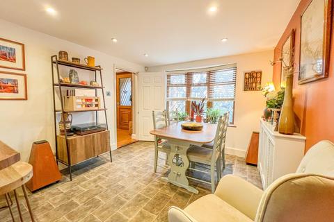 52 Broadlands Road, Hockley, SS5 5DS