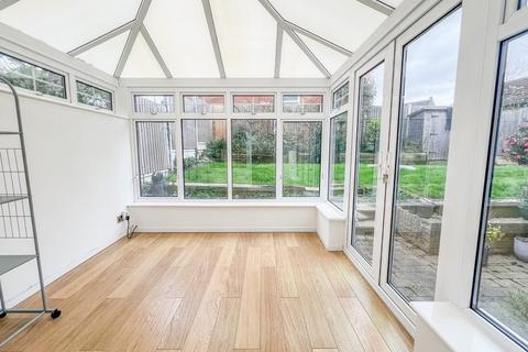 9 Barnwell Drive, Hockley, SS5 4UZ