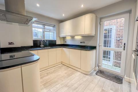 9 Barnwell Drive, Hockley, SS5 4UZ