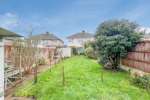 10 Broad Walk, Hockley, SS5 5DD