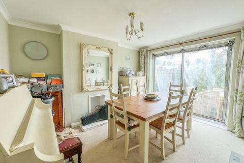 10 Broad Walk, Hockley, SS5 5DD
