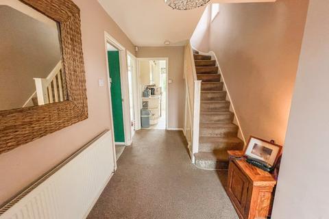 10 Broad Walk, Hockley, SS5 5DD