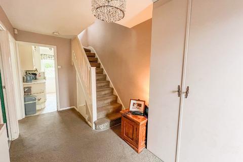 10 Broad Walk, Hockley, SS5 5DD