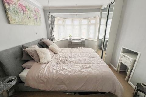 10 Broad Walk, Hockley, SS5 5DD