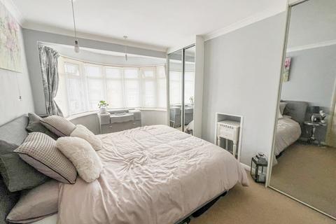 10 Broad Walk, Hockley, SS5 5DD