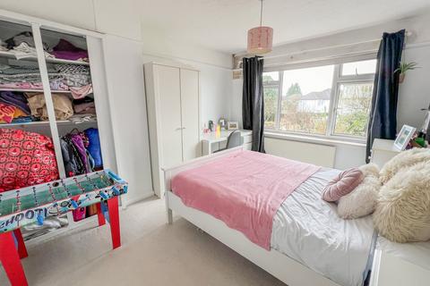 10 Broad Walk, Hockley, SS5 5DD