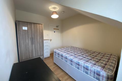 1 bedroom in a house share to rent, Mill Road, Second Floor Right CB1