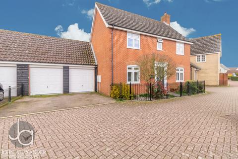 4 bedroom detached house for sale, Tew Close, Tiptree