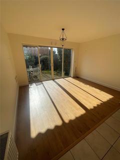 3 bedroom terraced house to rent - Halton Road, Kenley, Surrey, CR8