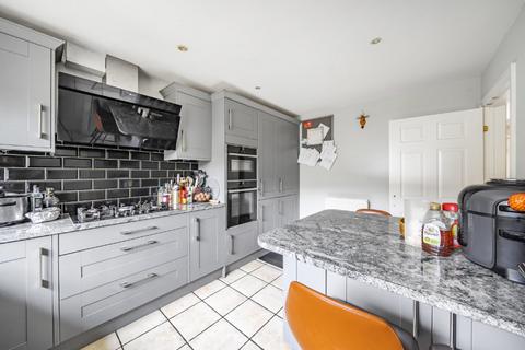4 bedroom detached house for sale - Tringham Close, Knaphill, Woking