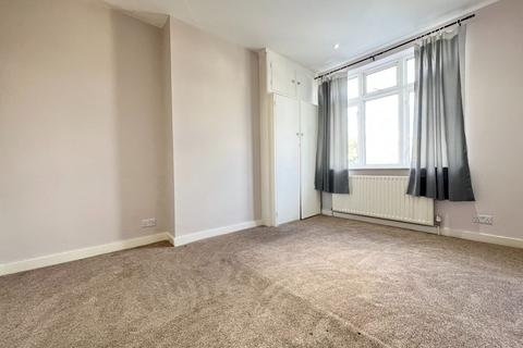 4 bedroom flat for sale - Limpsfield Avenue, Thornton Heath
