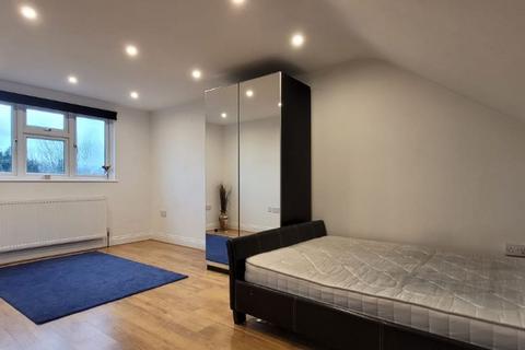 1 bedroom in a house share to rent, Loft En-suite Room
