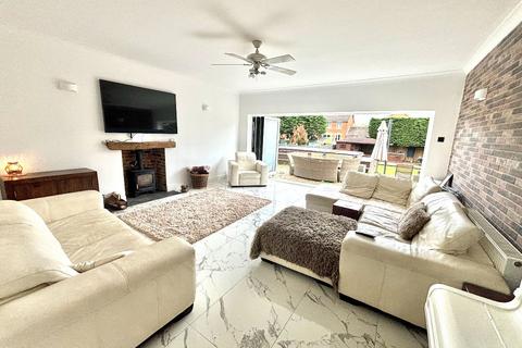 6 bedroom detached house for sale - Mayland Ave, Canvey Island