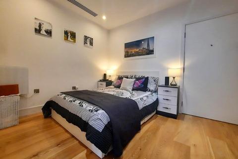 Studio for sale, Trinity Square, Staines Road, Hounslow, TW3