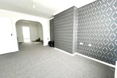 4 bedroom terraced house to rent, Chatham Grove, Chatham ME4