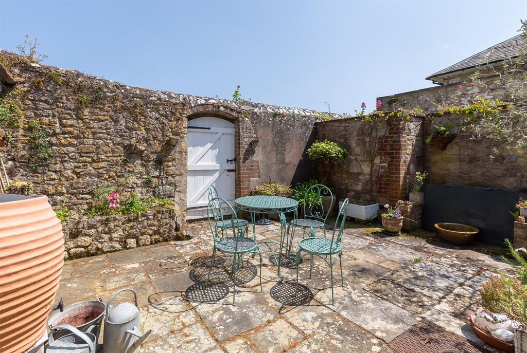 Kitchen Courtyard