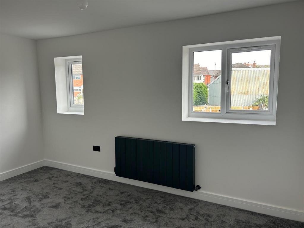 Bedroom 2 l.jpg