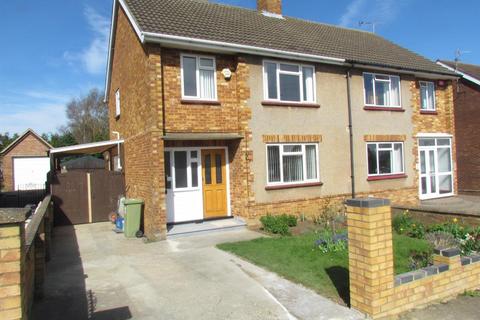 3 bedroom semi-detached house to rent, Bletchley