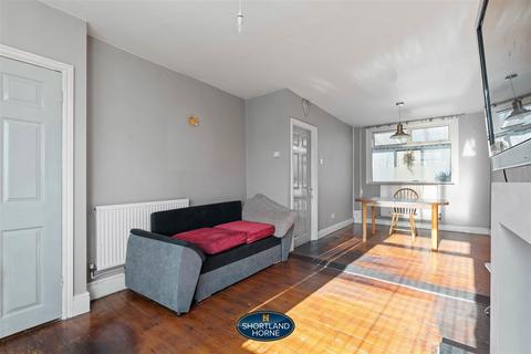 64 Forknell Avenue, Coventry, CV2 3EL