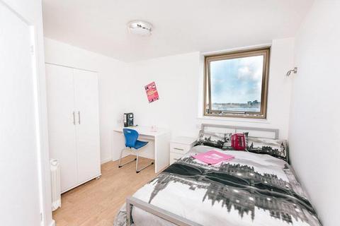 Studio to rent - Cotlands Road, Bournemouth