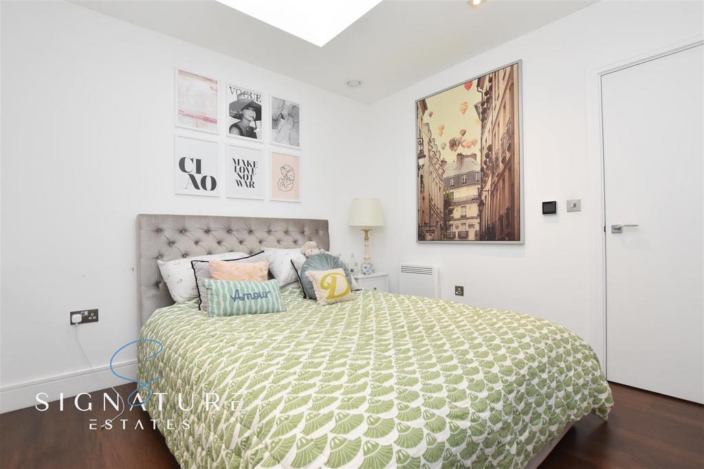 Master Bedroom 2 (2).jpg